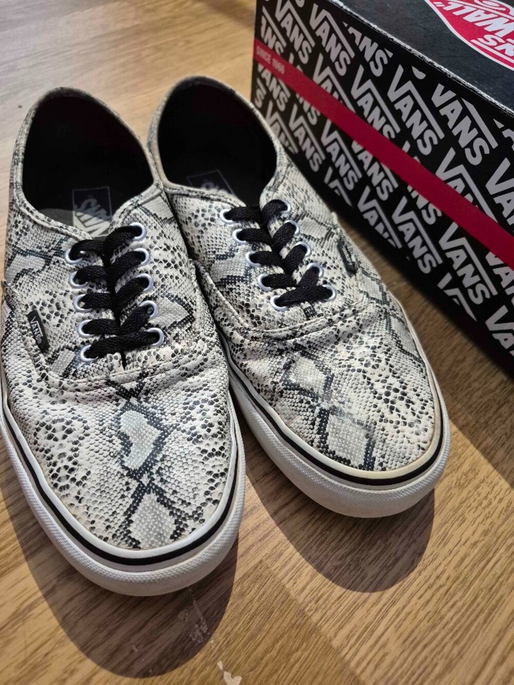 VANS SNAKESKIN PRINT MEN'S SHOES SIZE US 10.5